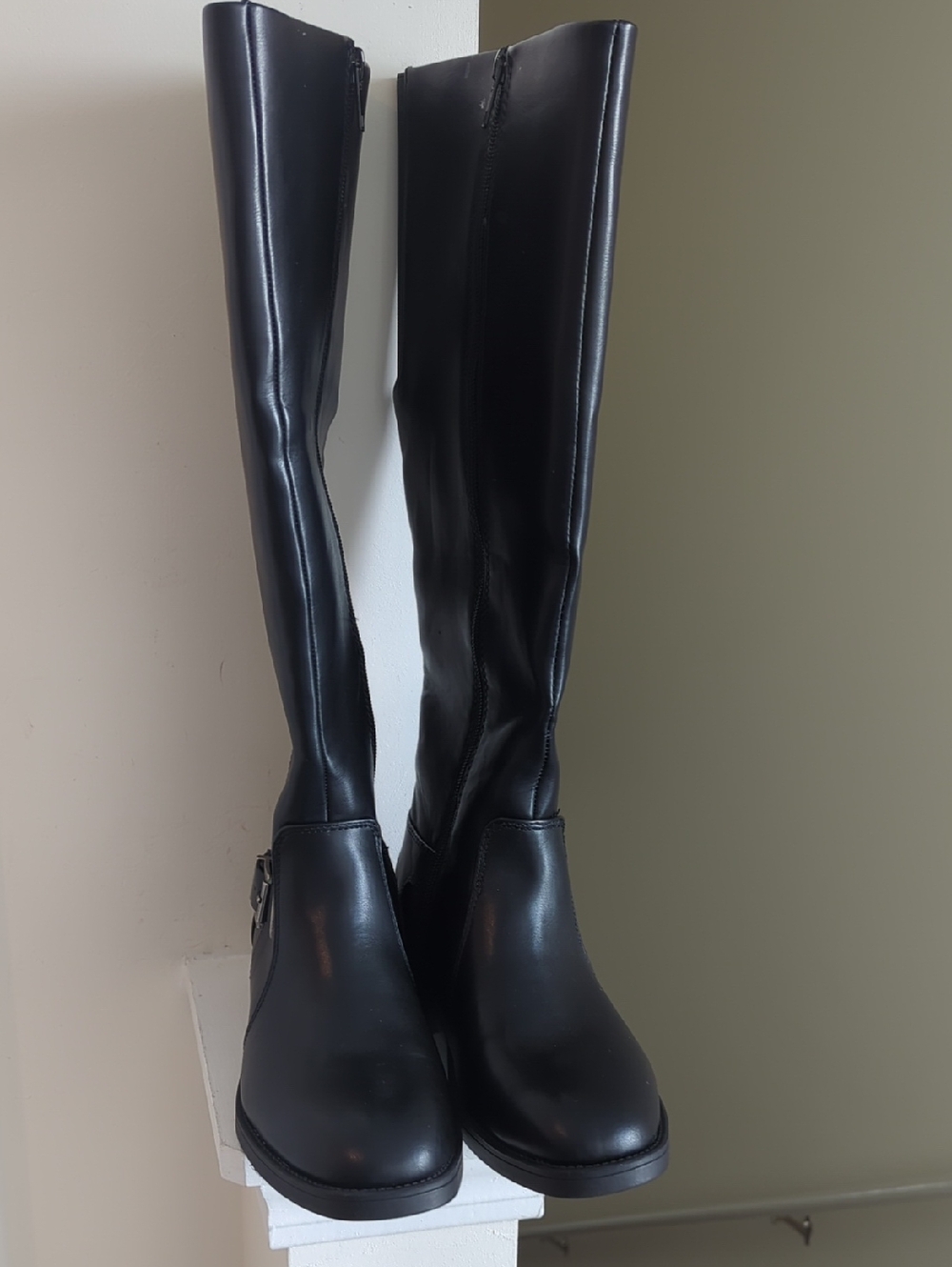 Black Over-the-Knee Women's Riding Boots - Classic Sleek Style
